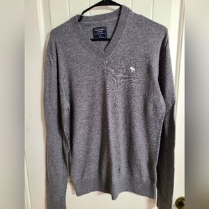 Abercrombie & Fitch V-Neck Sweater (Small Tear, Low Price!), M